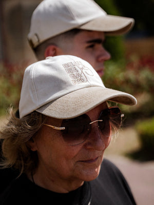 Casquette sable brodée